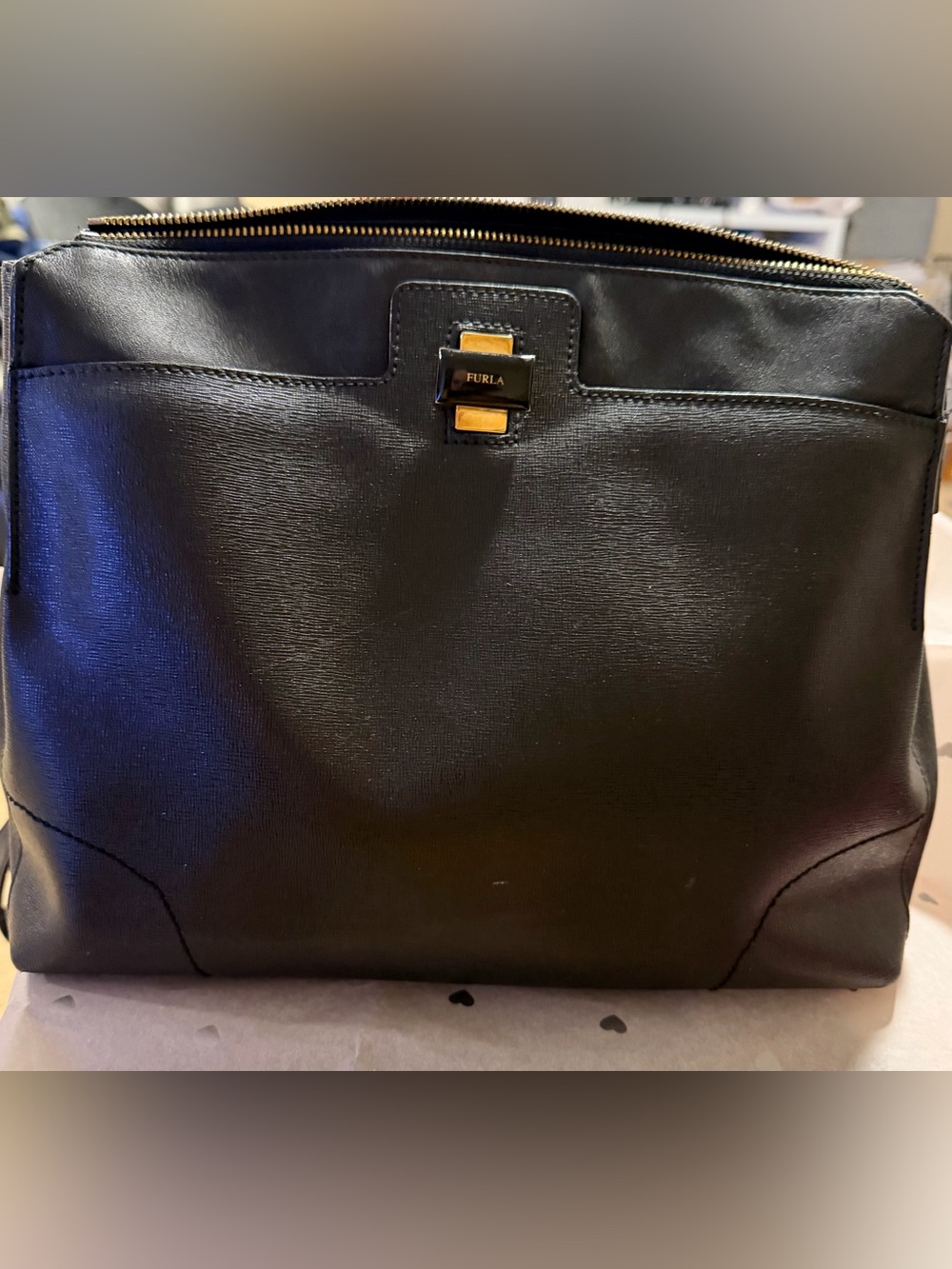 Furla Black Leather Messenger Bag GUC B56